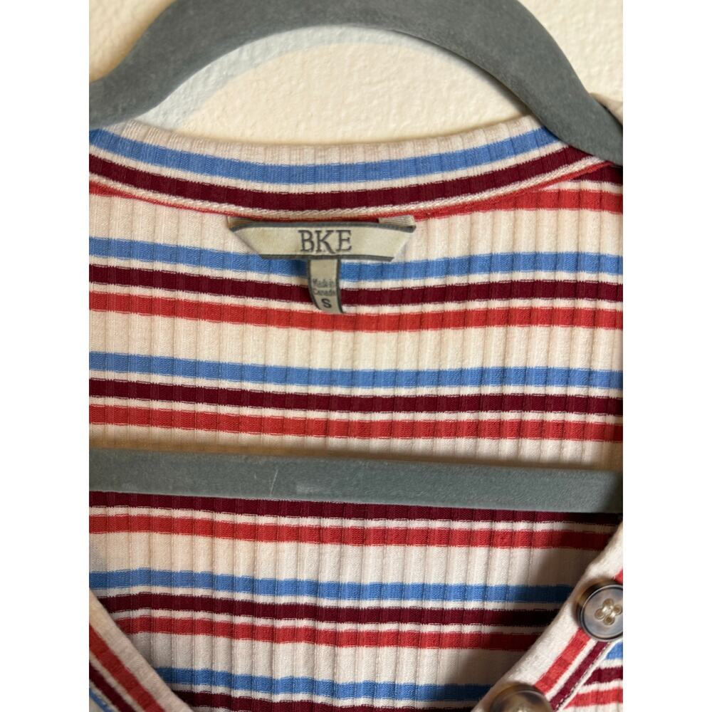BKE Y2K Inspo Retro Striped Red Button Henley Long Sleeve Tee Womens Small - Picture 4 of 5